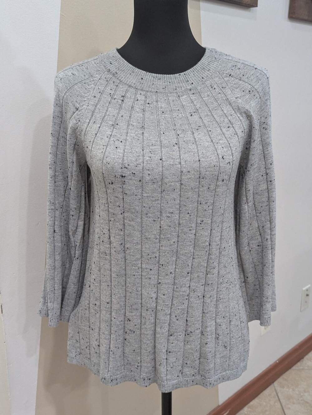 NWT LOFT AWomen's Grey Ribbed Knit Sweater Size XS